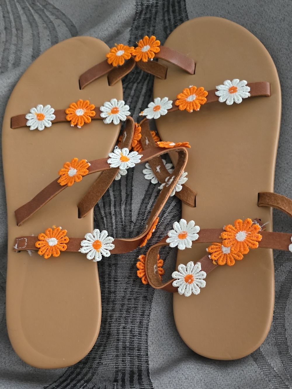 Brown Floral Daisy Strappy Sandals - Orange & White
